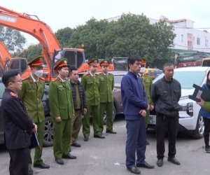 Bắt khẩn cấp giám đốc, phó giám đốc cùng 4 thuộc cấp tại trung tâm đăng kiểm 29-13D tại Hà Nội