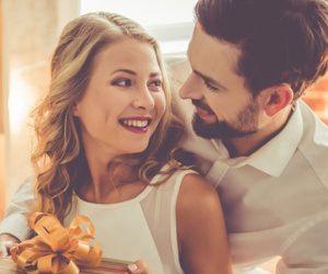 Bất ngờ thấy chồng âu yếm chăm sóc gái trẻ ở bệnh viện, vợ chết lặng biết sự thật khủng khiếp