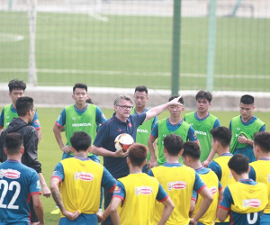 HLV Philippe Troussier và 'thông điệp nóng' với tuyển Việt Nam