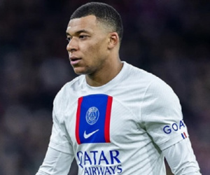 Mbappe hối hận đã ở lại PSG, quay sang cầu cứu Real