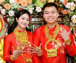 Choáng ngợp trước những màn trao của hồi môn khủng bằng vàng, sổ đỏ và tiền mặt gây xôn xao