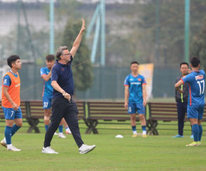 HLV Troussier: 'Tôi không có ý định giữ nguyên những gì ông Park đã làm'