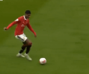 Marcus Rashford bị chỉ trích tơi bời vì pha ăn vạ trắng trợn nhất mùa giải