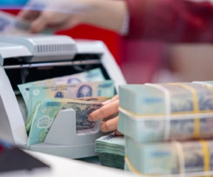 Loạt ngân hàng tiếp tục hạ lãi suất tiết kiệm, 6 tháng cao nhất 9,2%