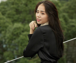 'Thánh cover' Hương Ly là nữ ca sĩ có lượt view YouTube cao nhất Việt Nam