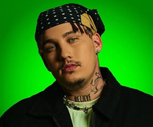 Một nam rapper đang diễn thì ngã gục, tử vong ngay trên sân khấu!