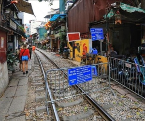 'Cafe đường tàu' ngừng hoạt động để bảo đảm an toàn giao thông