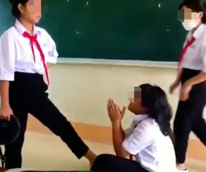 Nữ sinh bị đánh hội đồng, lớp trưởng là người quay clip
