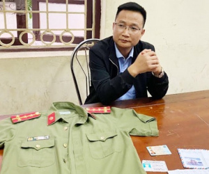 Lên mạng tìm mua trang phục Công an để… chạy án