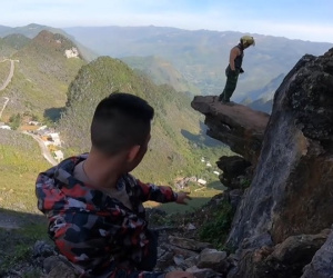 Rợn người mỏm đá 'sống ảo' khách nước ngoài gặp nạn ở Hà Giang