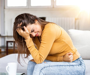 Tưởng rối loạn tiêu hóa, hóa mắc K: Cô gái sốc vì còn quá trẻ, không nghĩ ung thư tìm tới mình