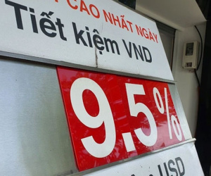 Mức lãi suất huy động 9,5% đã 'biến mất' trên bảng niêm yết của các ngân hàng