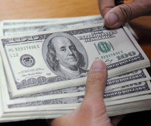 Giá USD đồng loạt lao dốc