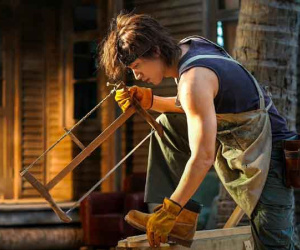 Gần 50 tuổi vẫn đóng phim ngôn tình sến sẩm