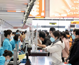 Giá vé bay dịp lễ 30/4 tăng nóng, có chặng vọt lên hơn 13 triệu đồng