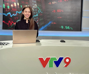 Hoa hậu 'đi học bằng máy bay' lấn sân làm BTV truyền hình quốc gia, tự tin để mặt không phấn son lên trường quay