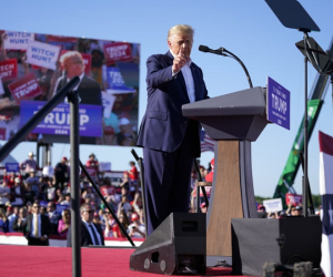 Ông Donald Trump 'tập trung lực lượng' ở Texas