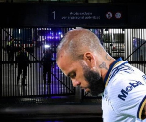 Dani Alves bị nghi ngờ tham gia vào đường dây bán thuốc lá trong tù