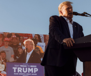 Ông Trump lật ngược công bố về cuộc điều tra 'phí bịt miệng'