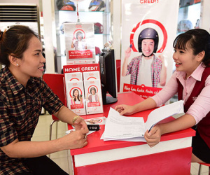 Vừa bị công an phong tỏa trụ sở, Home Credit do ai làm chủ, kinh doanh ra sao?