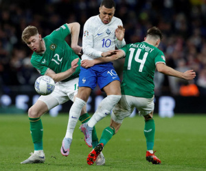 Mbappe bị khóa chặt, Pháp hạ Ireland nhờ siêu phẩm của Pavard