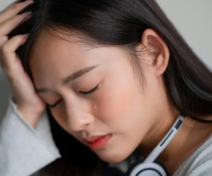 Đến nhà bạn thân, tôi lặng người khi thấy chồng cũ của mình đang nấu ăn