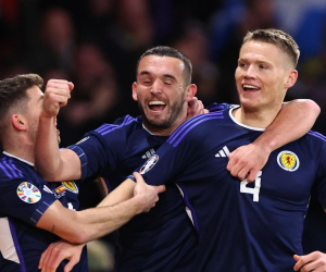 Sao MU lại lập cú đúp, Scotland thắng Tây Ban Nha
