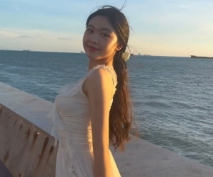 Học ngay cách chọn đồ đi biển của con gái MC Quyền Linh