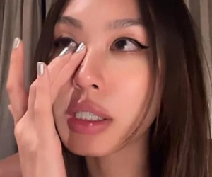 Thảo Nhi Lê bật khóc lúc nửa đêm sau khi bị truất quyền thi Miss Universe