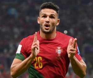 Erik ten Hag gật đầu, MU vung 100 triệu euro ký Goncalo Ramos