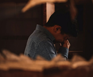 Ngoại tình với gái trẻ, gã đàn ông sập bẫy cô vợ cao tay