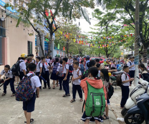 Đà Nẵng: Xuất hiện tình trạng người lạ đến dụ dỗ học sinh tại cổng trường