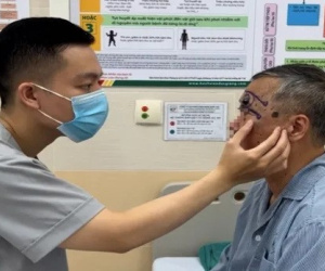 Người đàn ông Hà Nội phát hiện ung thư từ nốt ruồi 'phong thủy'