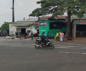 Vụ tai nạn xe giường nằm tông vào nhà dân ven QL14 qua lời kể của nạn nhân
