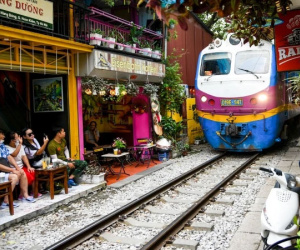 Hà Nội sẽ xử phạt công ty lữ hành tổ chức tour đến phố cà phê đường tàu