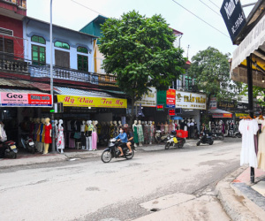 Chợ thời trang lớn nhất Hà Nội ế ẩm chưa từng thấy