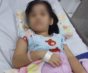 Bé gái bị rối loạn nhịp tim sau khi dùng thuốc nhỏ mũi, BS cảnh báo sai lầm dễ mang họa cho trẻ
