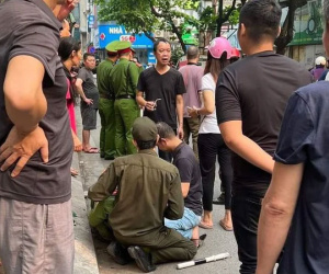 Truy tìm tài xế ô tô hất văng cán bộ công an phường lên nắp capo