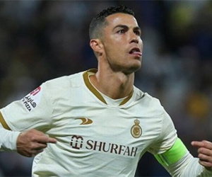 Ronaldo ghi nhiều bàn hơn Ronaldo 'béo' và Henry cộng lại