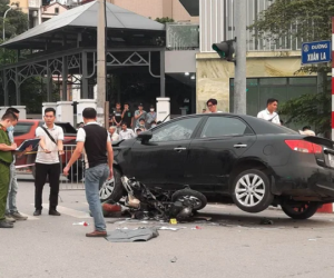 Tài xế 'xe điên' tông vào 17 xe máy khi đang chở vợ đi khám bệnh trở về