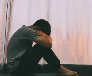 Nam sinh nhập viện vì quan hệ tình dục quá nhiều