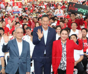 Con gái ông Thaksin chính thức trở thành ứng viên tranh cử Thủ tướng Thái Lan