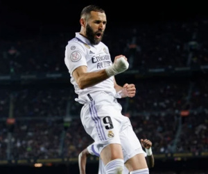 Benzema lập hat-trick, Real hủy diệt Barca ngay tại Nou Camp