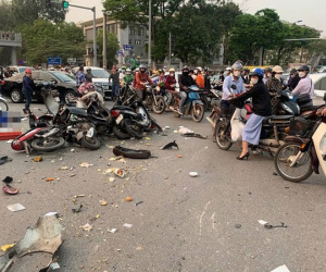 Vụ ô tô 'điên' đâm liên hoàn trên đường Võ Chí Công: Nếu xe mất phanh, lái xe có phải bồi thường?