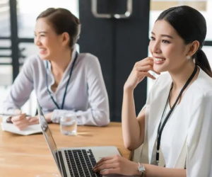 Gặp lại người bạn khuyết tật, tôi ngây người khi biết chức vụ của cô ấy