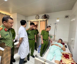 Can 2 phụ nữ đánh nhau, chiến sĩ công an bị đâm nhiều nhát