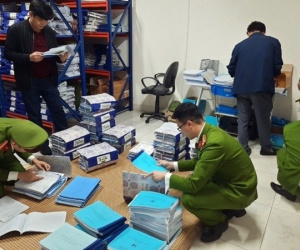 Tạm giữ hai đăng kiểm viên ở Hải Dương liên quan đăng kiểm phương tiện thủy nội địa