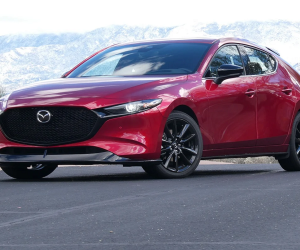Mazda3 2023 từ 405 triệu đồng, thêm màu mới và màn hình lớn hơn