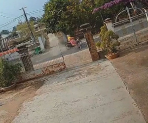 Truy tìm nam thanh niên chạy xe tốc độ cao tông bé gái rồi bỏ trốn