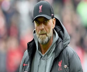 Klopp ăn mừng hụt quả phạt 11m của Salah